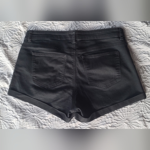 H&M Black Jean Shorts size 8 - Picture 3 of 5